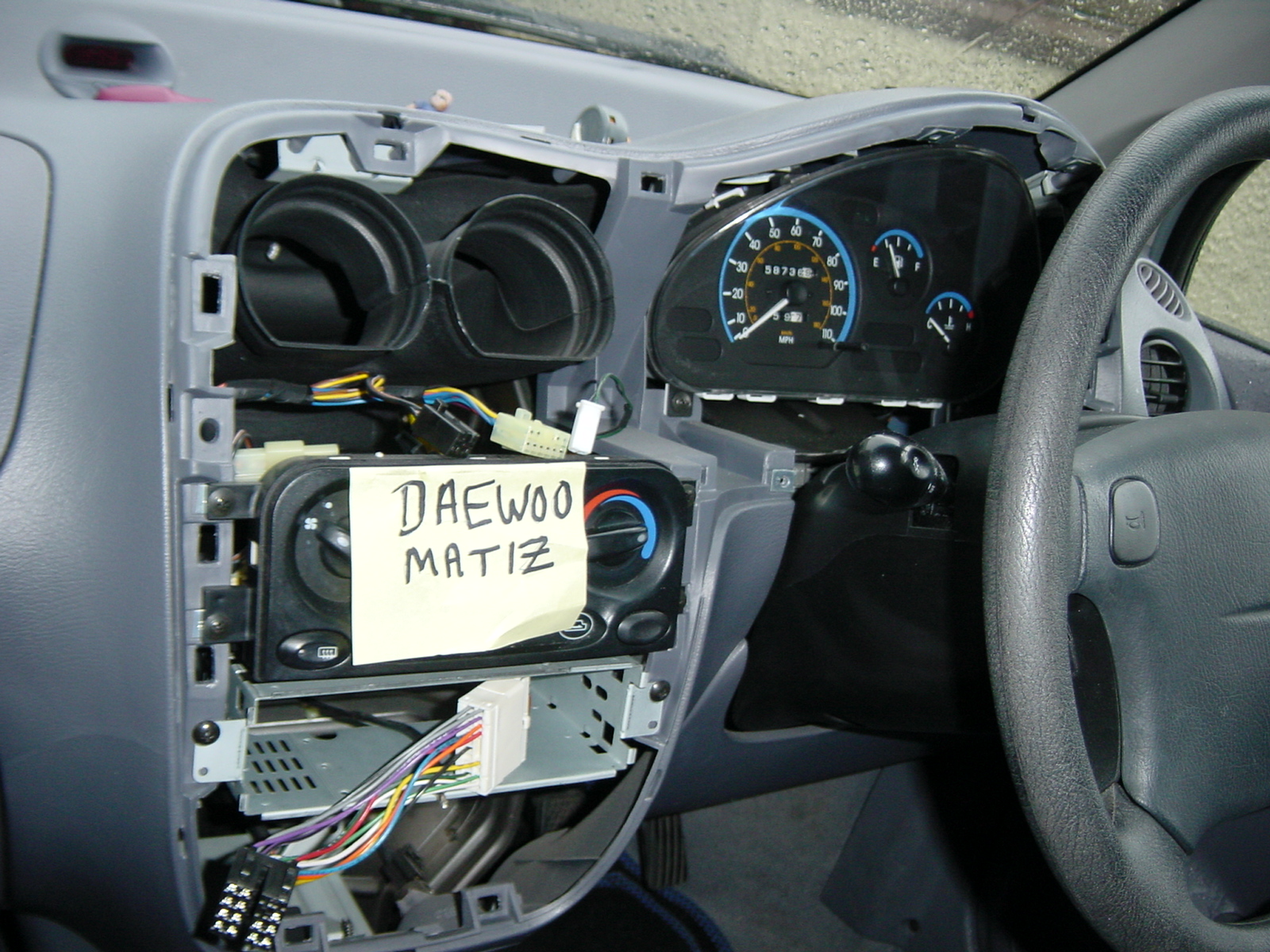 Daewoo Matiz Daewoo-Matiz-01.jpg Radio removal photo